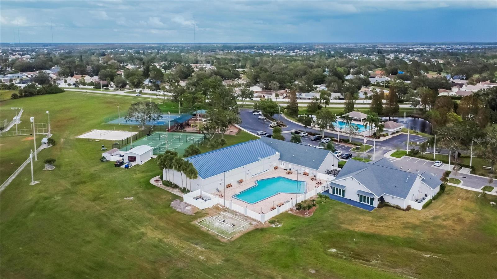 CLUBHOUSE ESTATES AT SUMMERFIE - Residential
