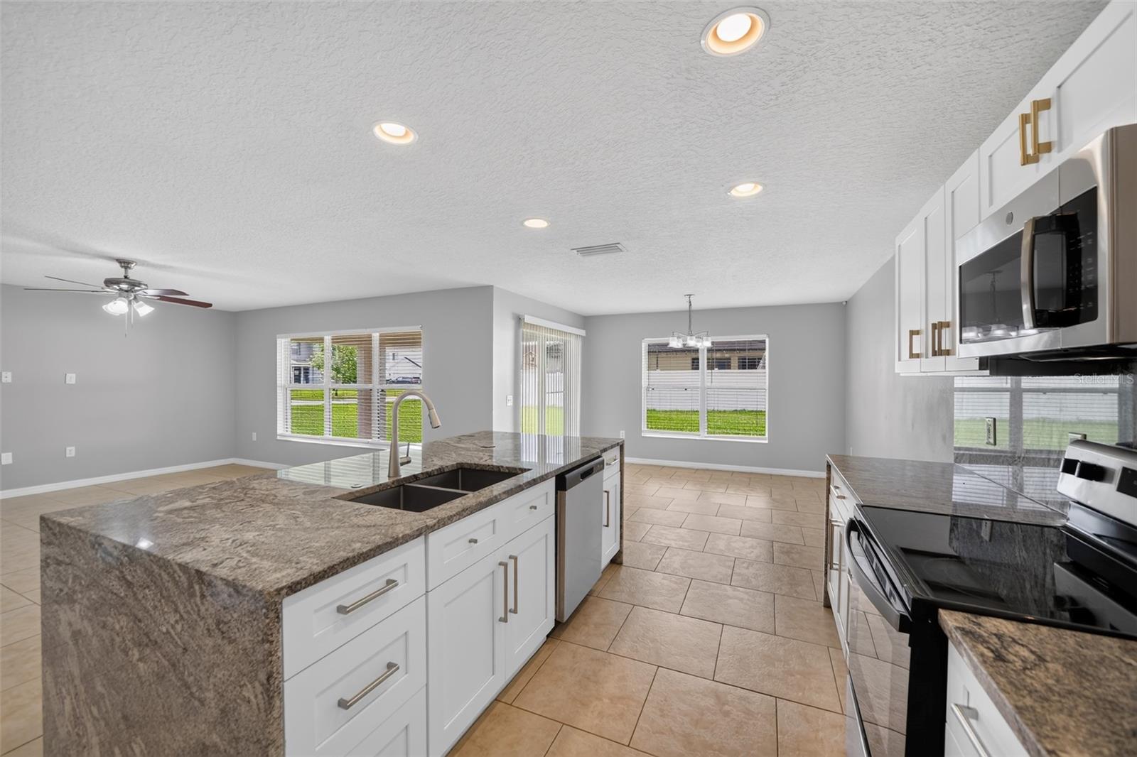 Search 3 356 BLACK SPRINGS LANE