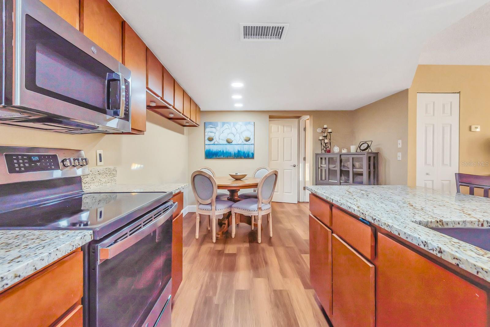 COUNTRY VILLAGE SEC 1 - Residential