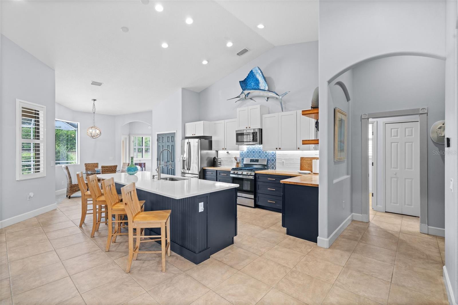 HAMPTON TERRACE AT UNIVERSITY PLACE - Residential