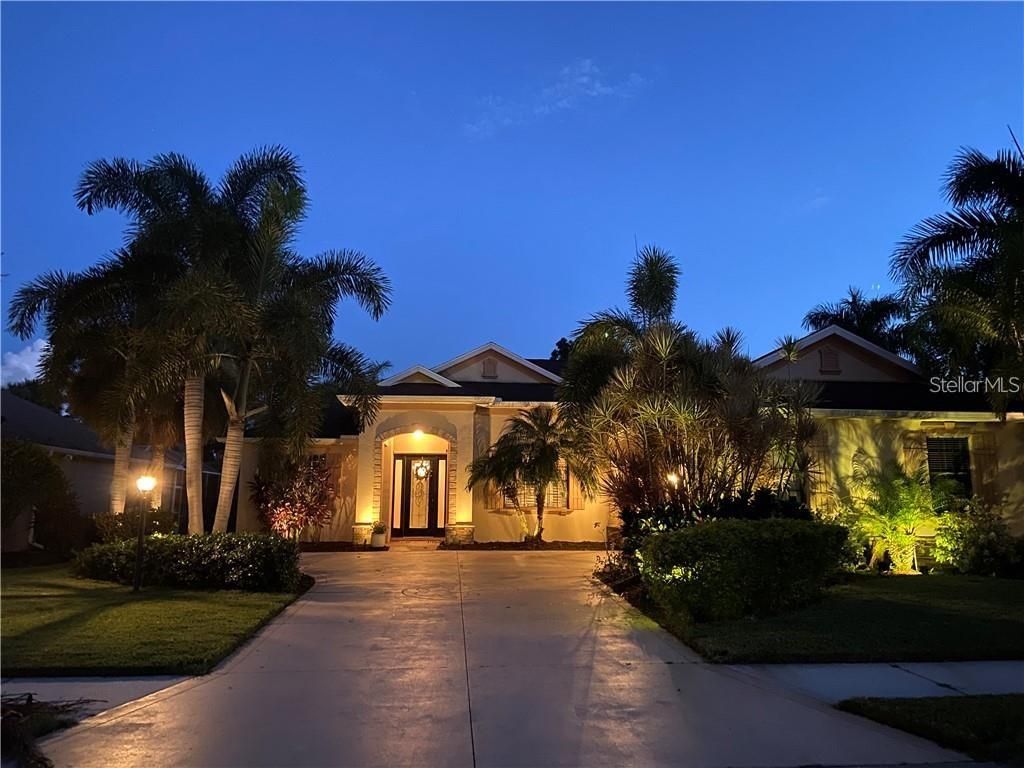 Photo of 7914 Edmonston Circle, Bradenton, FL 34201 (MLS # A4660992)