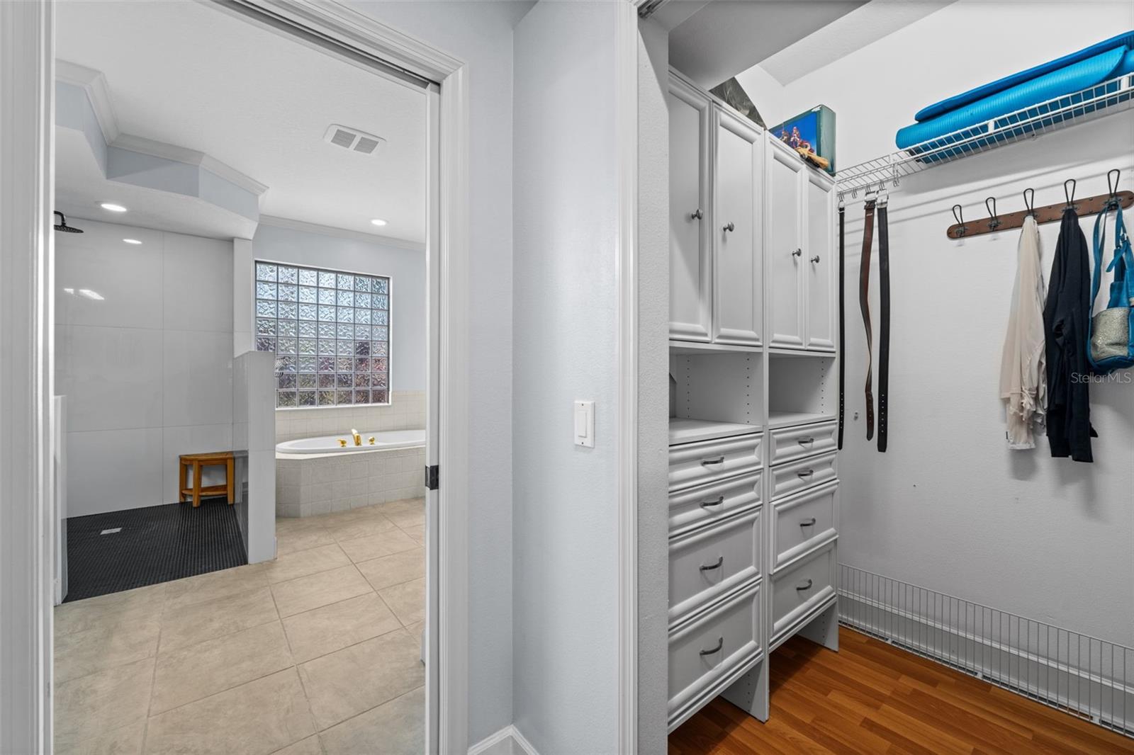 HAMPTON TERRACE AT UNIVERSITY PLACE - Residential