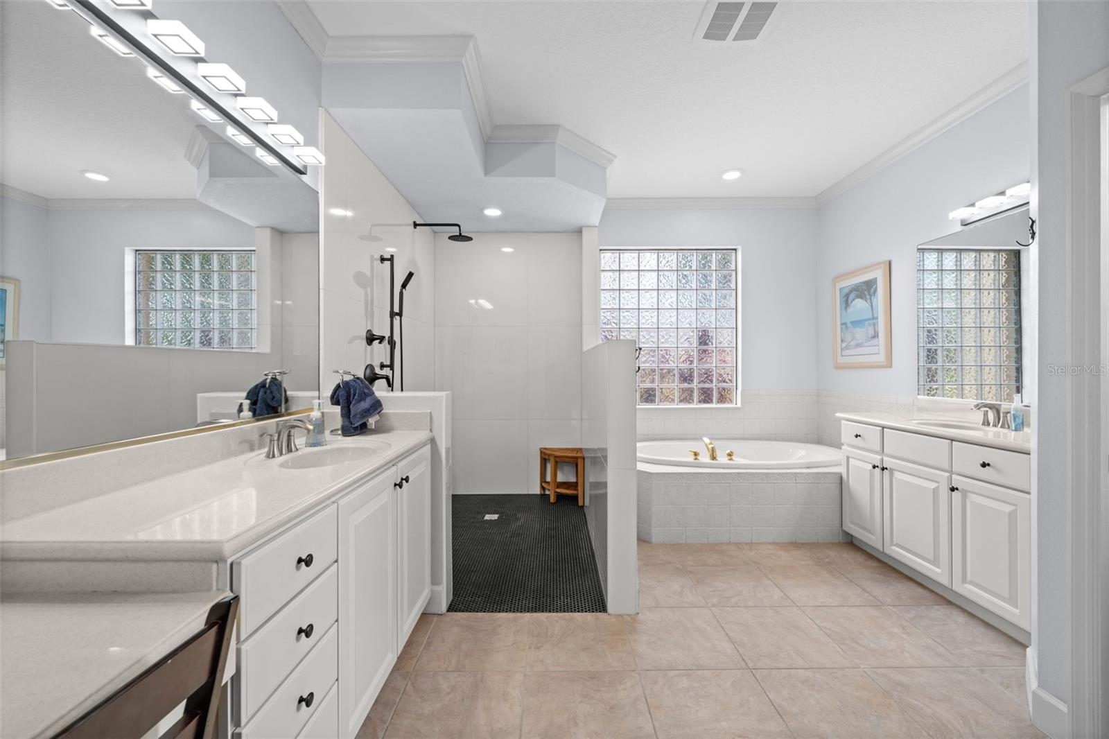 HAMPTON TERRACE AT UNIVERSITY PLACE - Residential