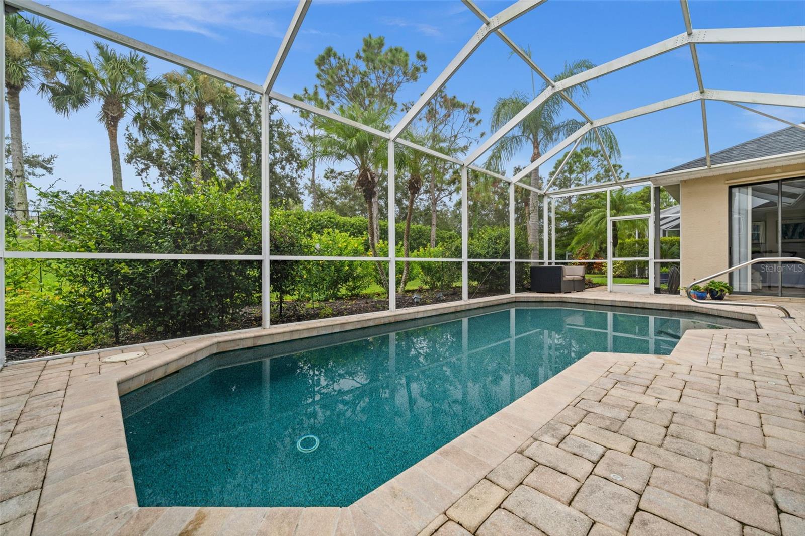 HAMPTON TERRACE AT UNIVERSITY PLACE - Residential