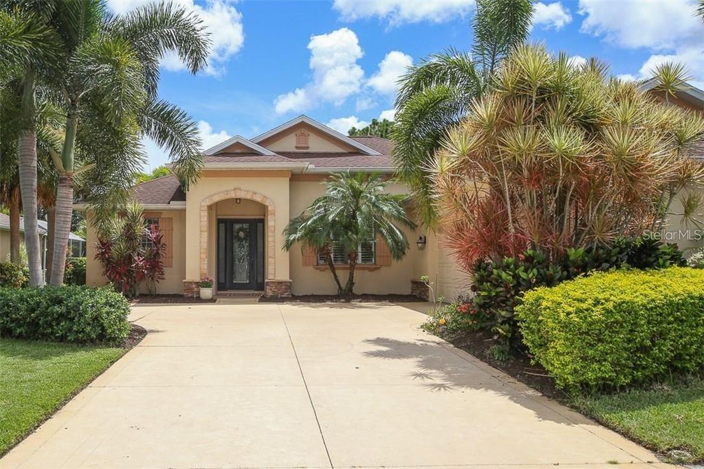 Photo of 7914 Edmonston Circle, Bradenton, FL 34201 (MLS # A4660992)