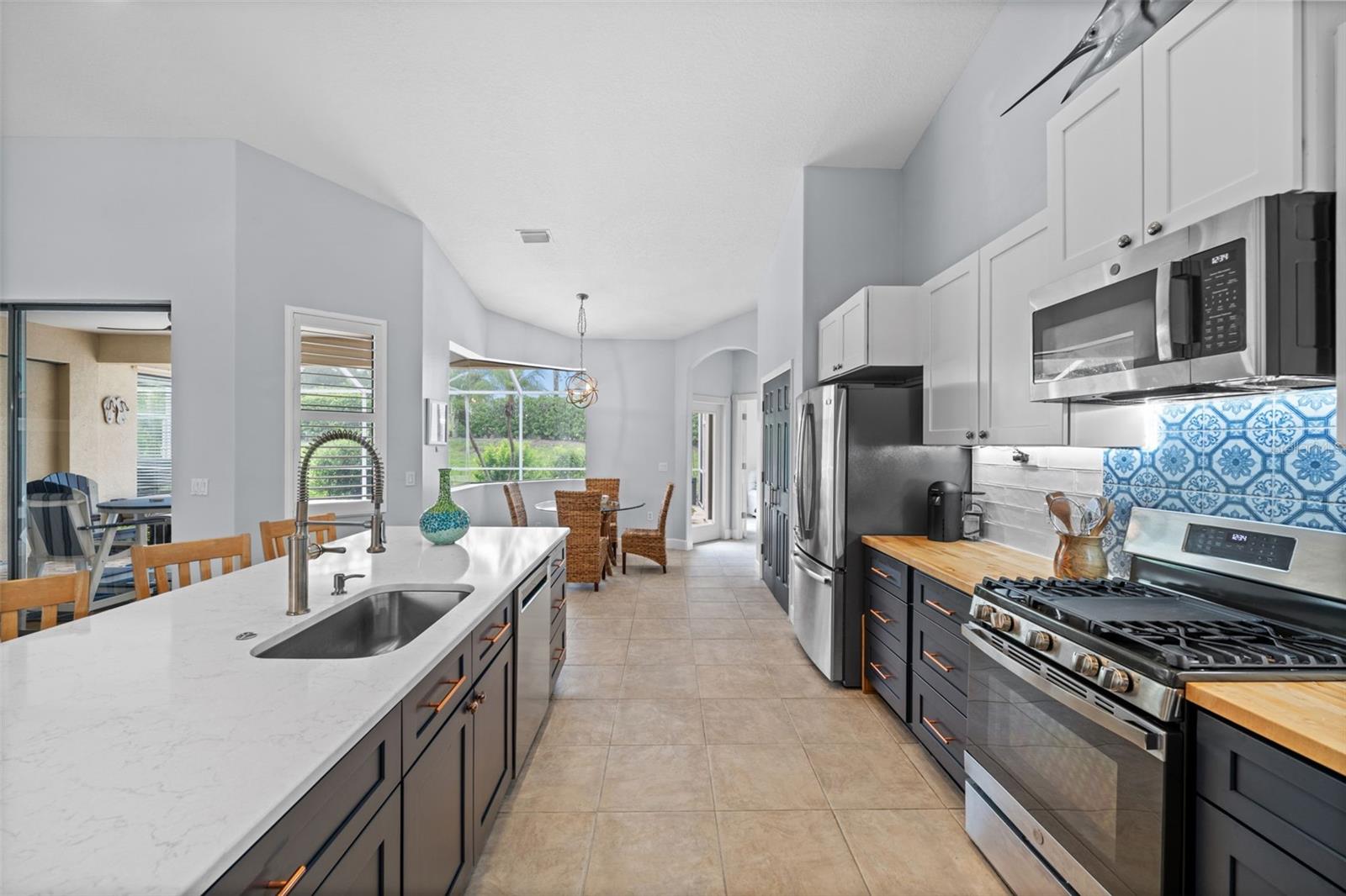 HAMPTON TERRACE AT UNIVERSITY PLACE - Residential