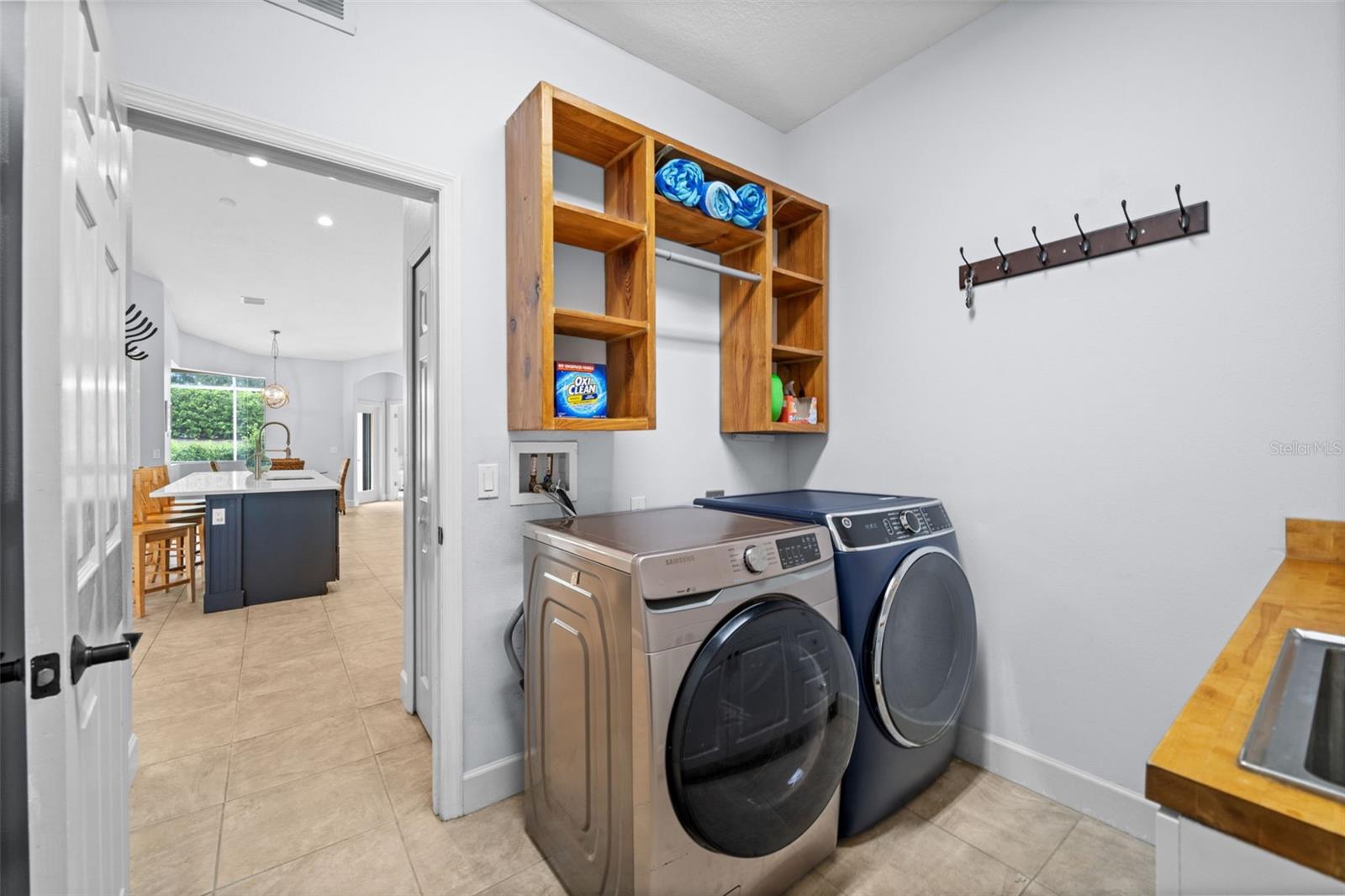 HAMPTON TERRACE AT UNIVERSITY PLACE - Residential