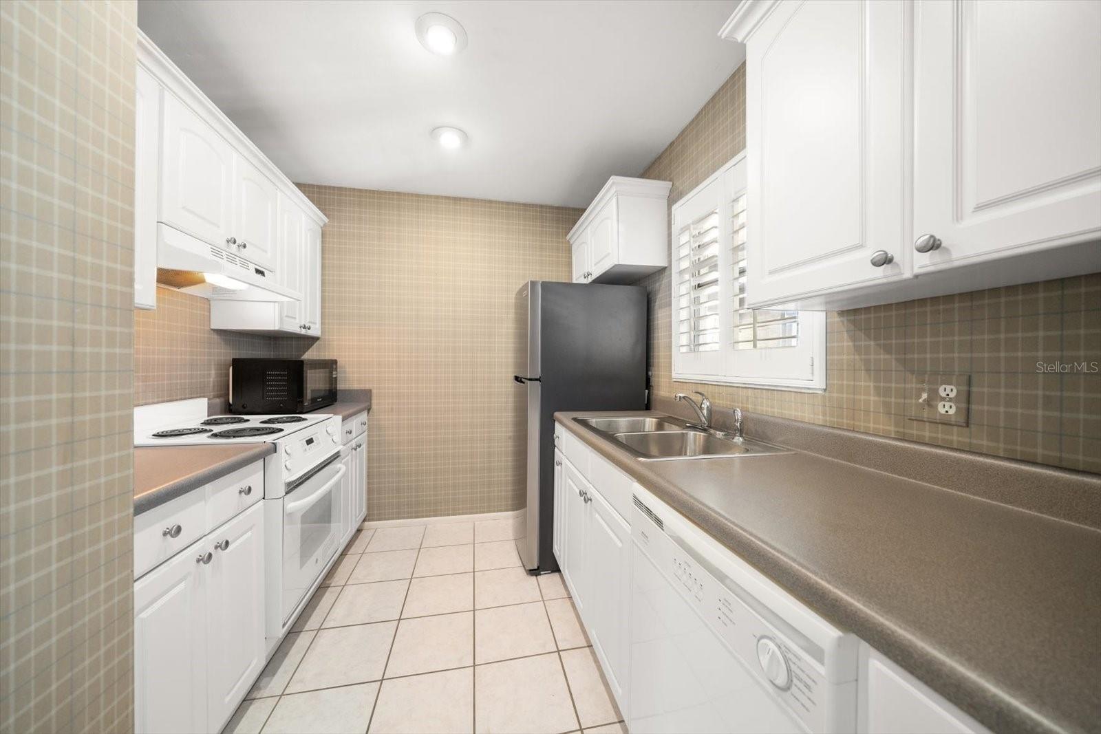 CORDOVA GREENS CONDO - Residential