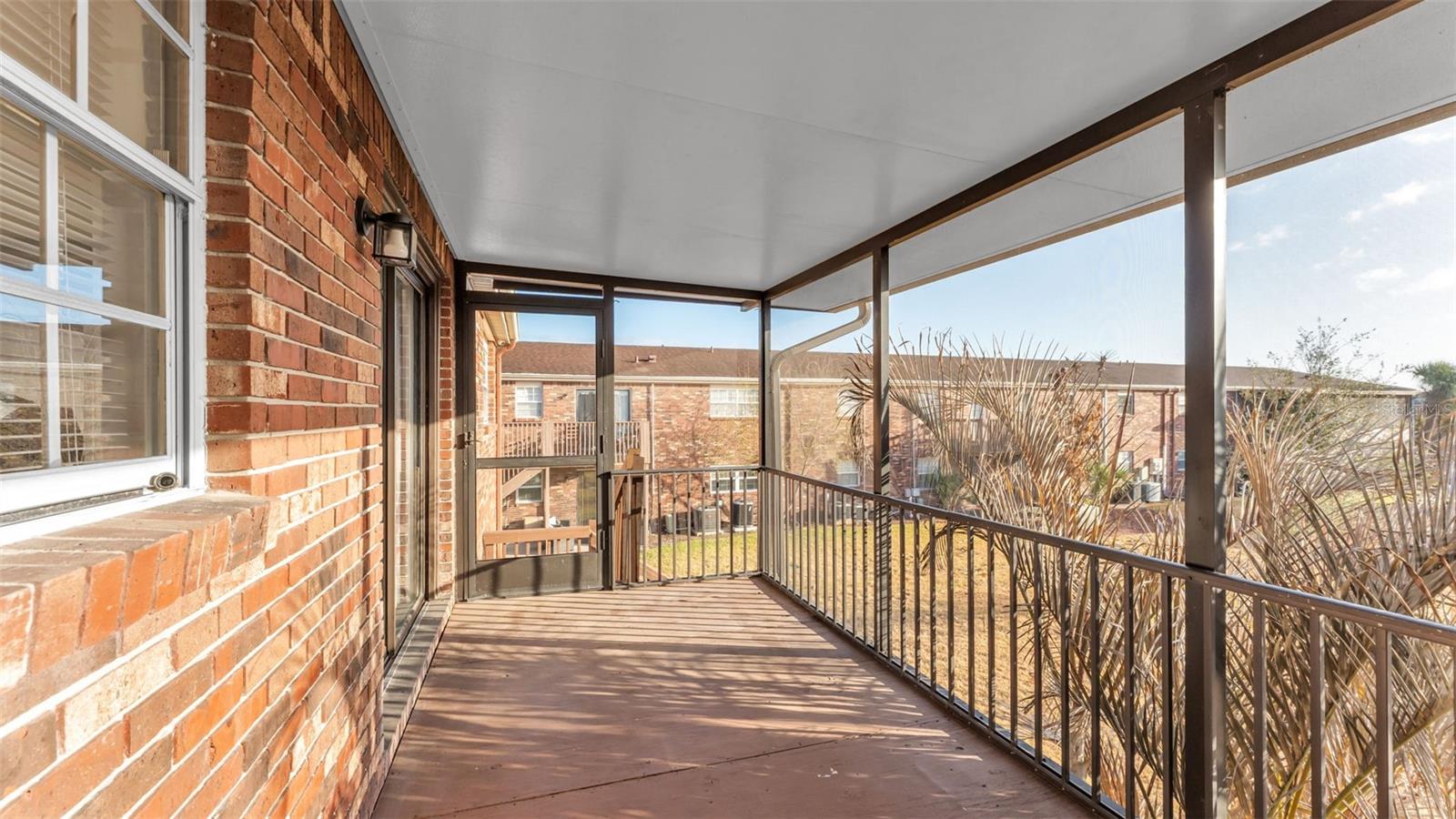 LAKE BENTLEY SHORES CONDO PH 01 - Residential