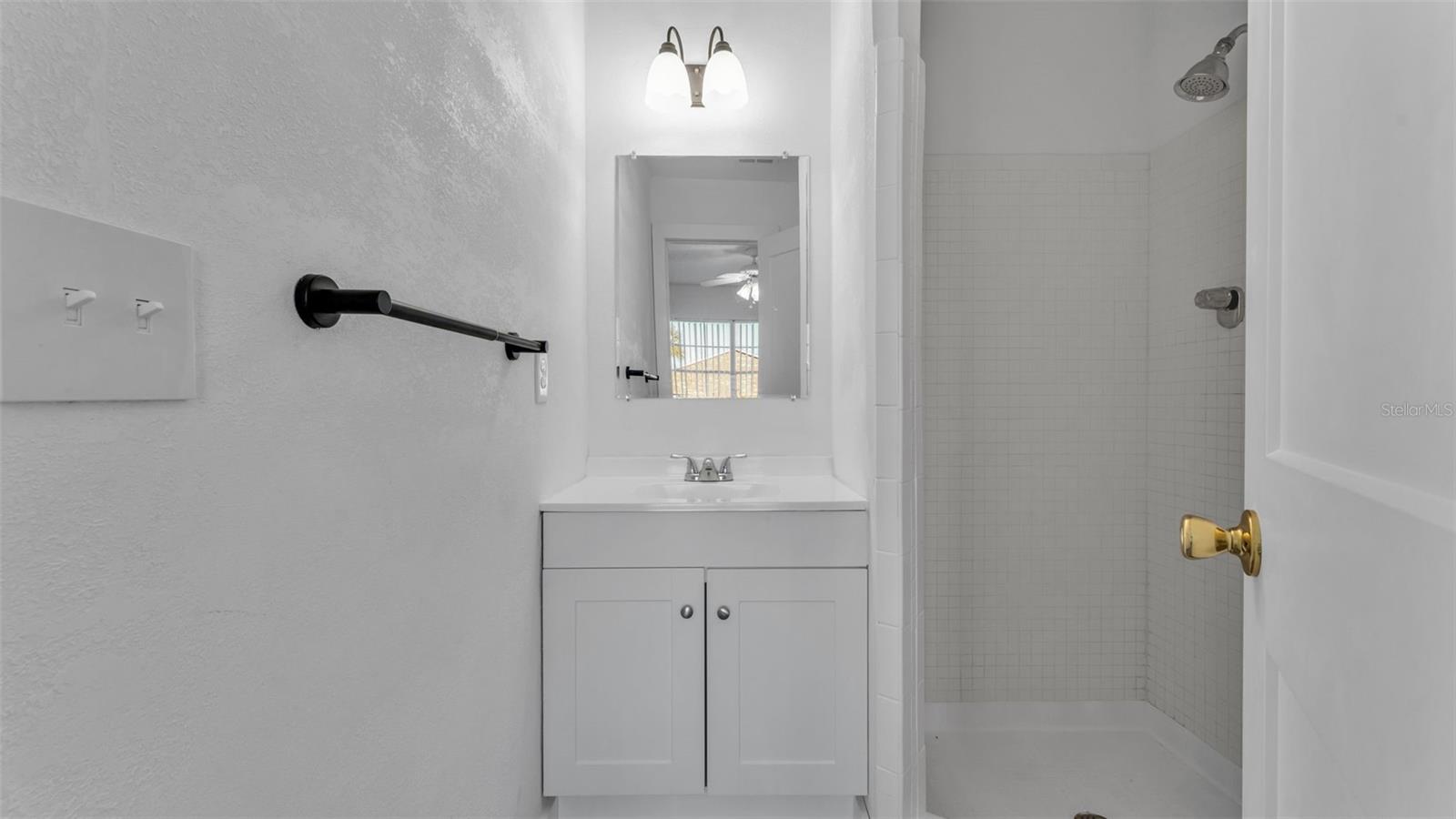 LAKE BENTLEY SHORES CONDO PH 01 - Residential