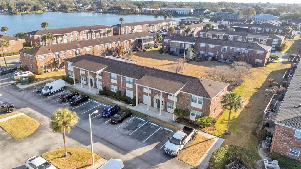 Photo of 1920 E Edgewood Drive #M2, Lakeland, FL 33803 (MLS # L4959530)