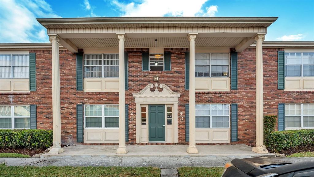 Photo of 1920 E Edgewood Drive #M2, Lakeland, FL 33803 (MLS # L4959530)