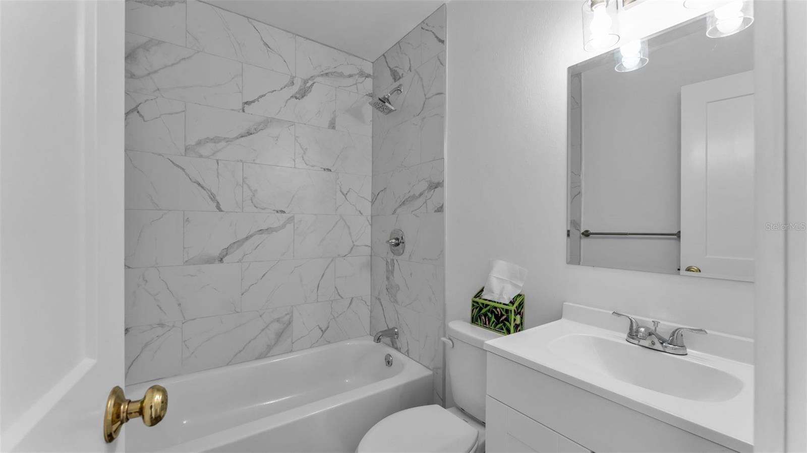 LAKE BENTLEY SHORES CONDO PH 01 - Residential