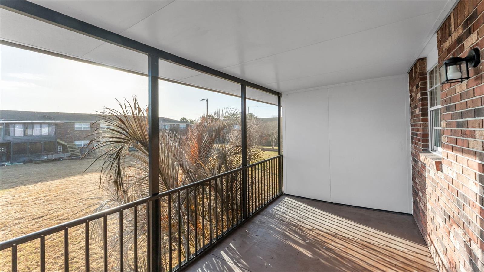 LAKE BENTLEY SHORES CONDO PH 01 - Residential