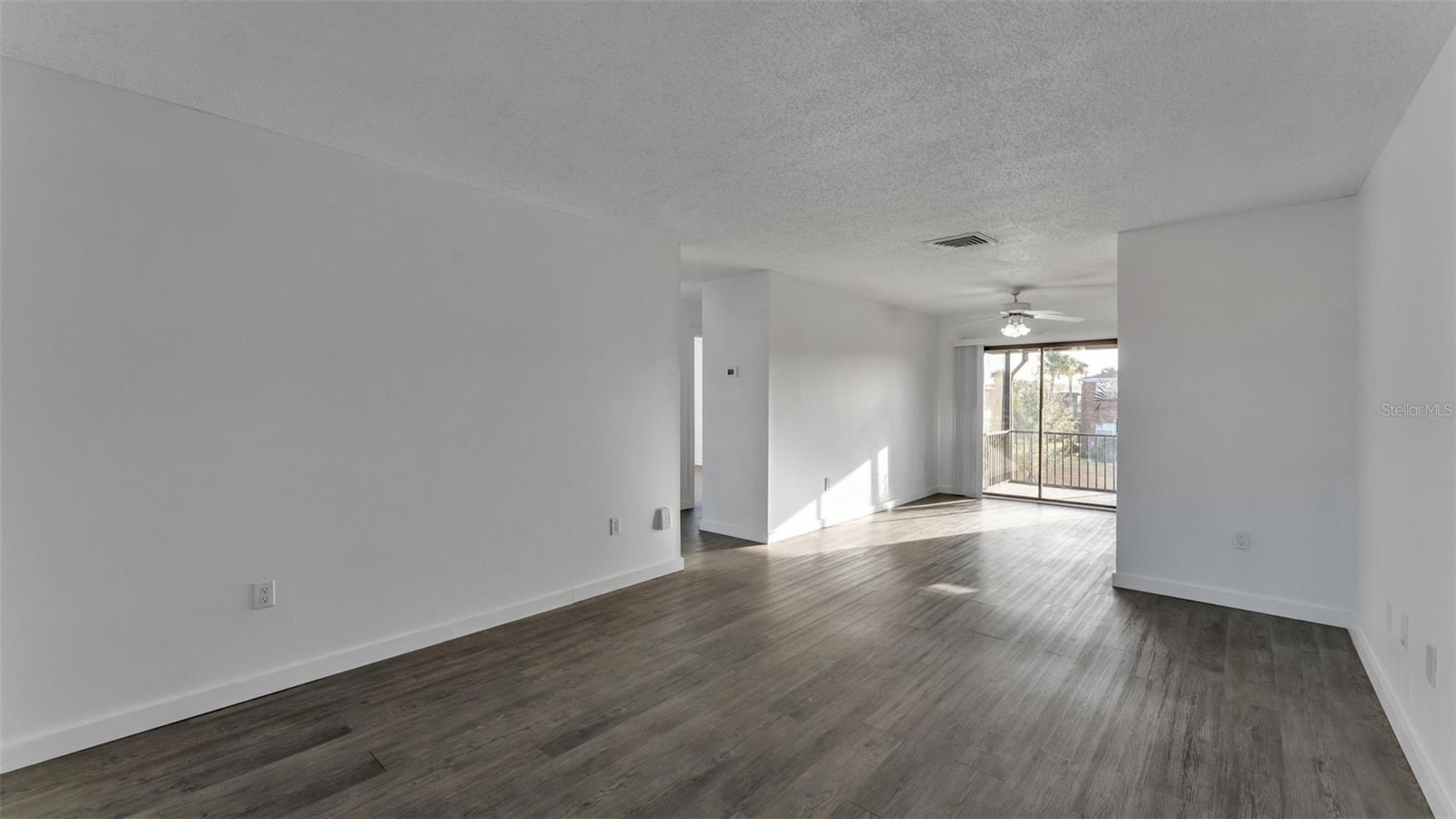 LAKE BENTLEY SHORES CONDO PH 01 - Residential