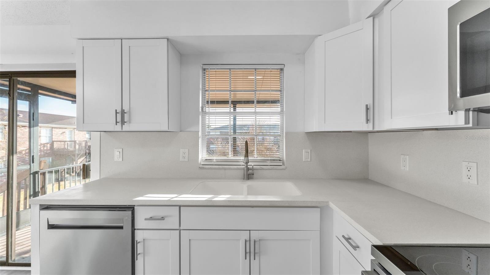 LAKE BENTLEY SHORES CONDO PH 01 - Residential