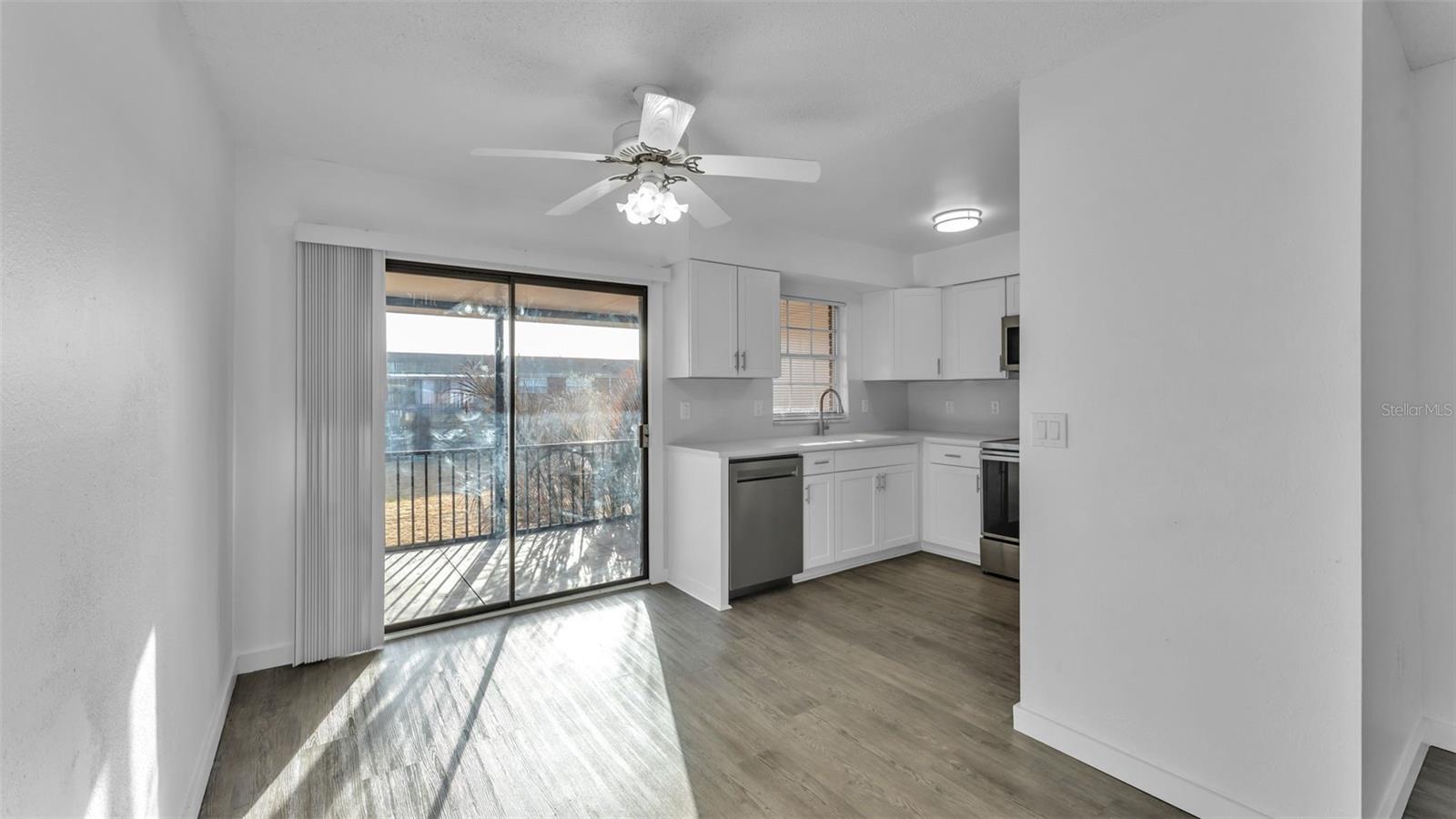 LAKE BENTLEY SHORES CONDO PH 01 - Residential