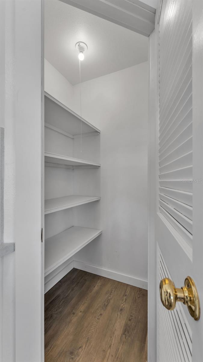 LAKE BENTLEY SHORES CONDO PH 01 - Residential