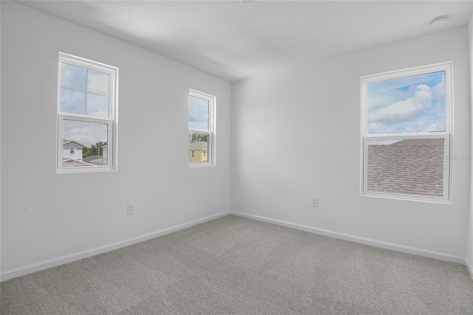 SEASONS AT SHORES OF LAKE DELL - Residential