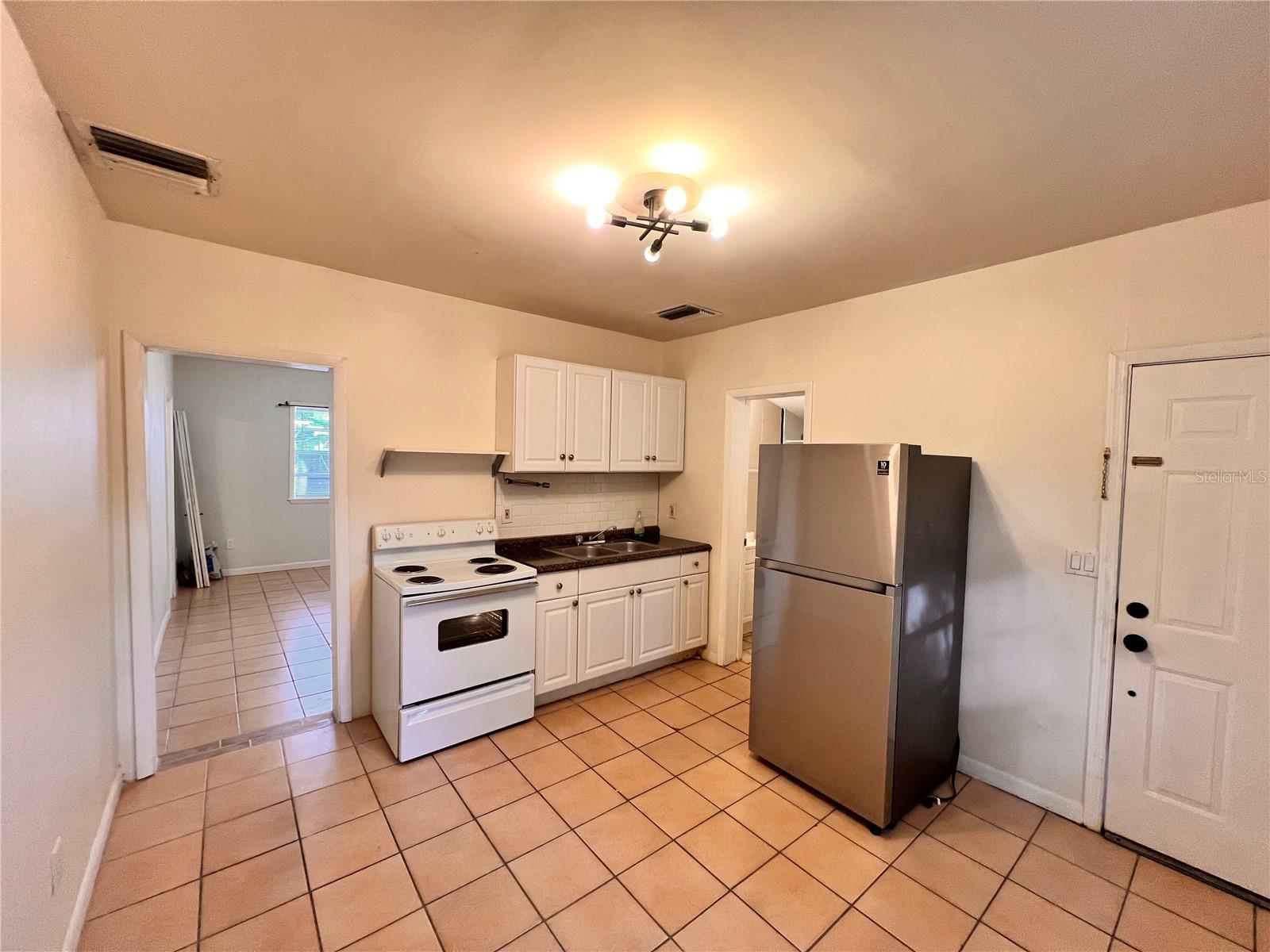 IVANHOE TERRACE - Residential Lease