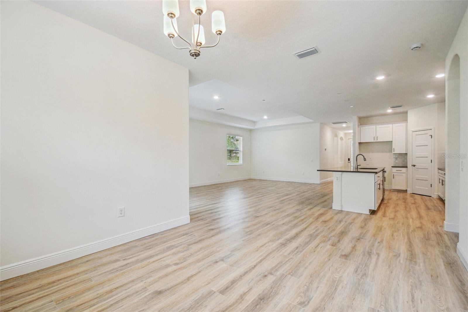 HIDDEN RIDGE - Residential