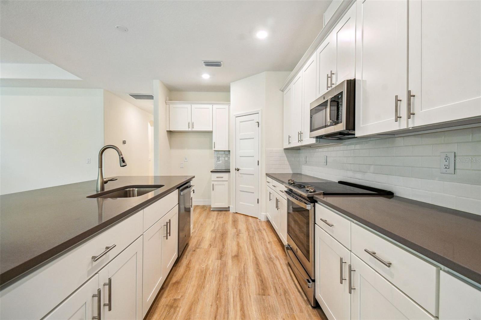 HIDDEN RIDGE - Residential