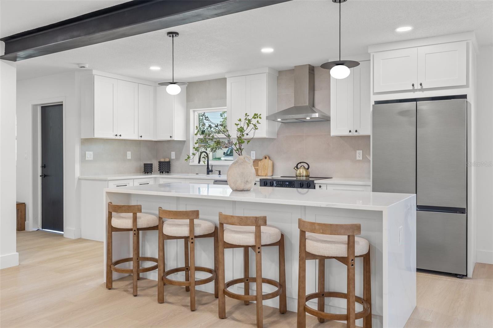 1801 W SAINT ISABEL STREET