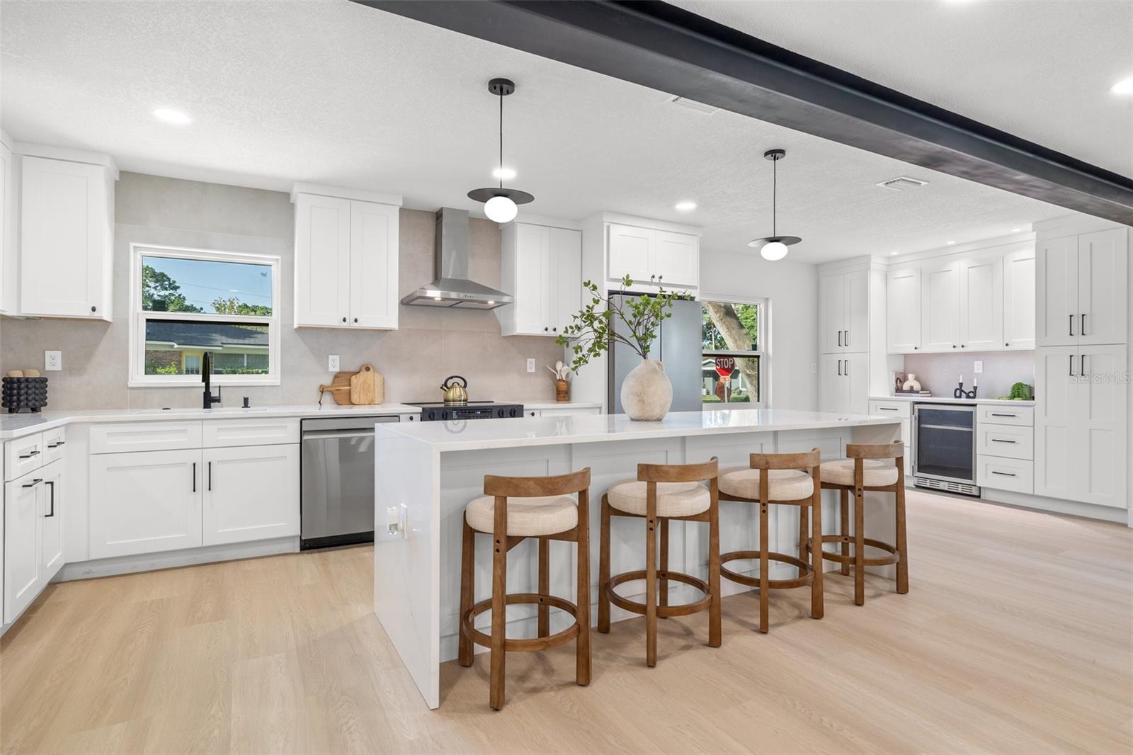 1801 W SAINT ISABEL STREET