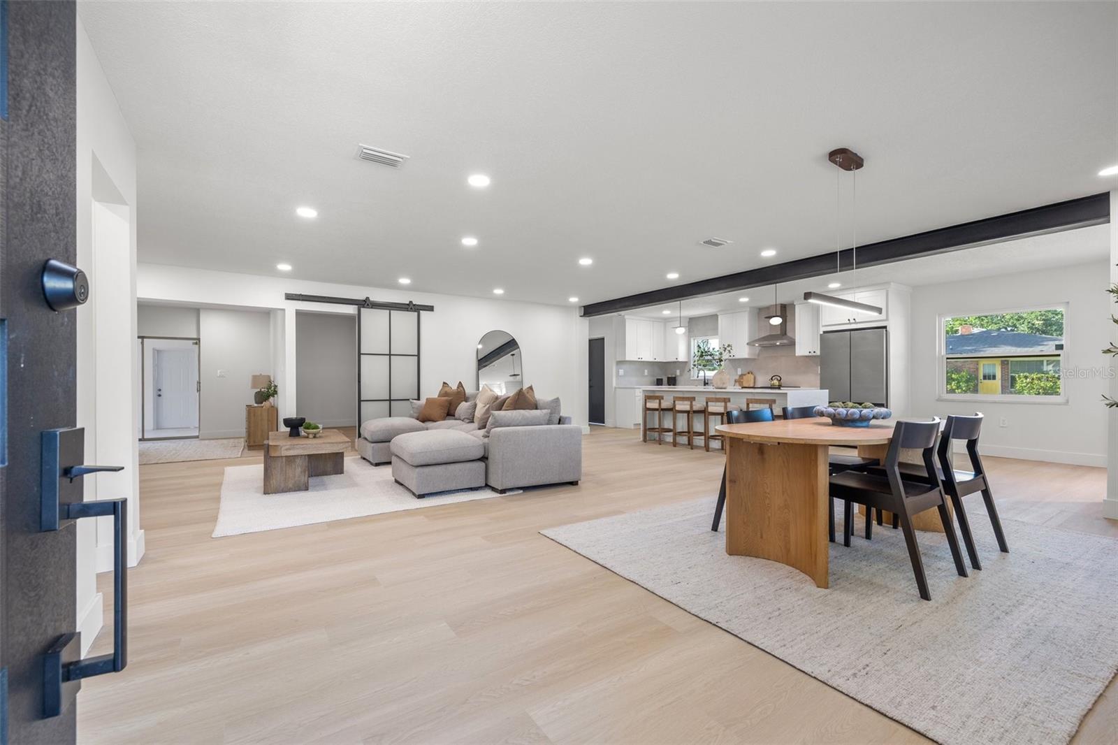 1801 W SAINT ISABEL STREET