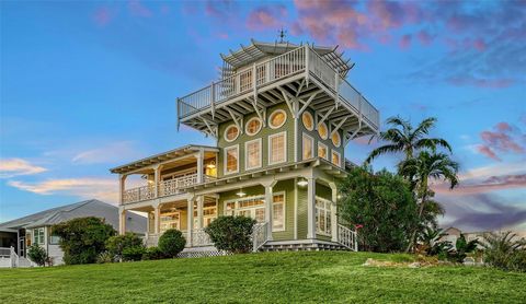 Photo of 31 Island Court, Terra Ceia, FL 34250 (MLS # A4668945)