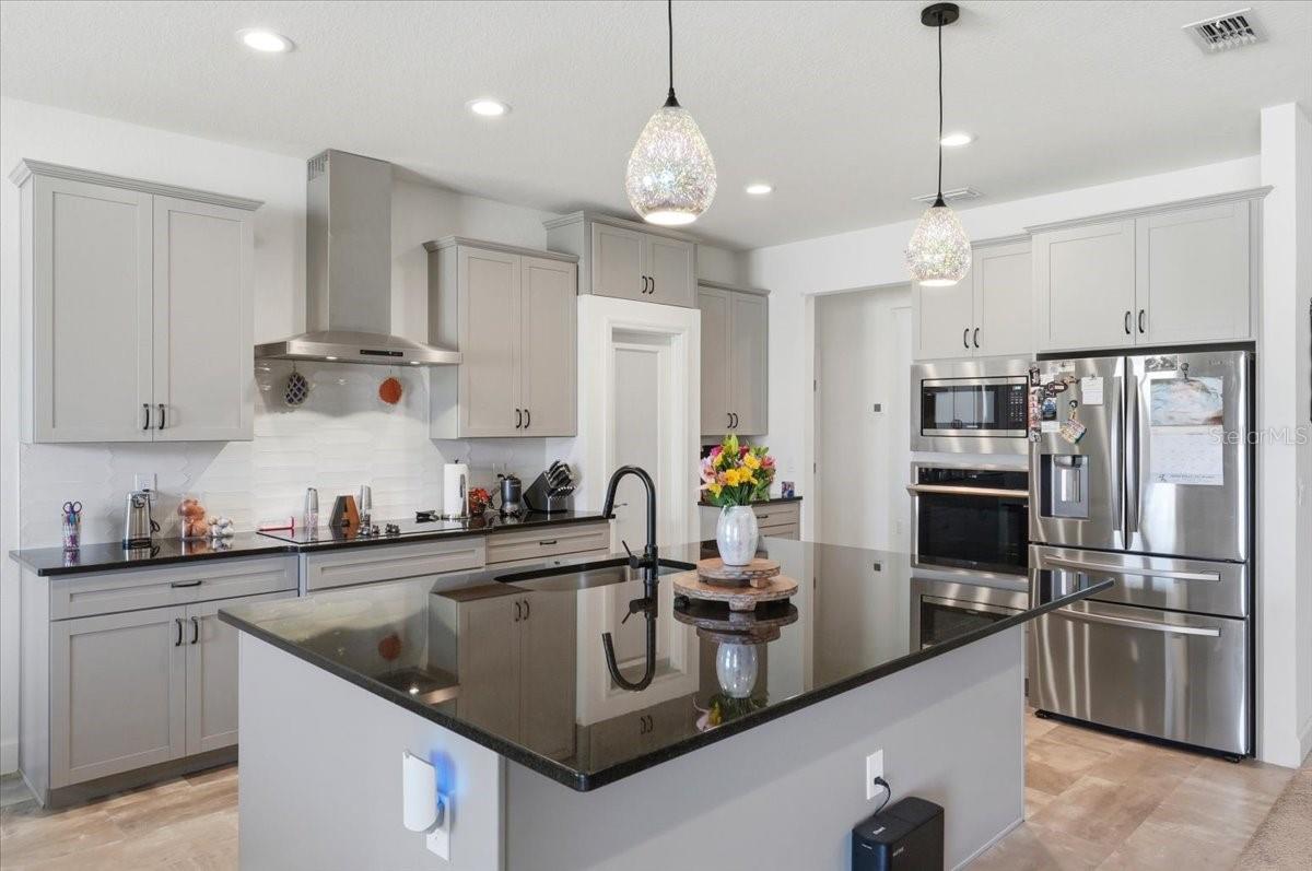 LAKE ARIANA ESTATES - Residential