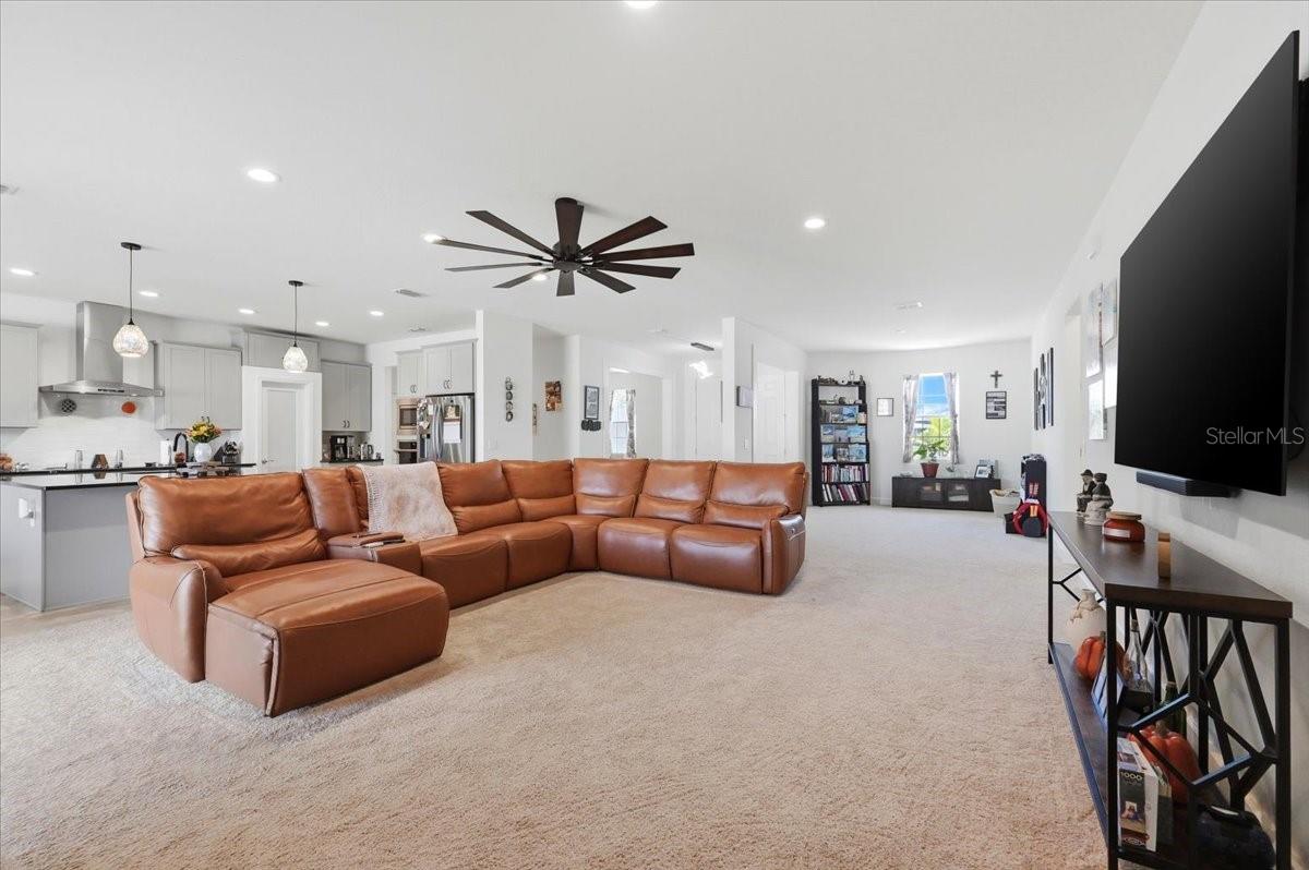 LAKE ARIANA ESTATES - Residential