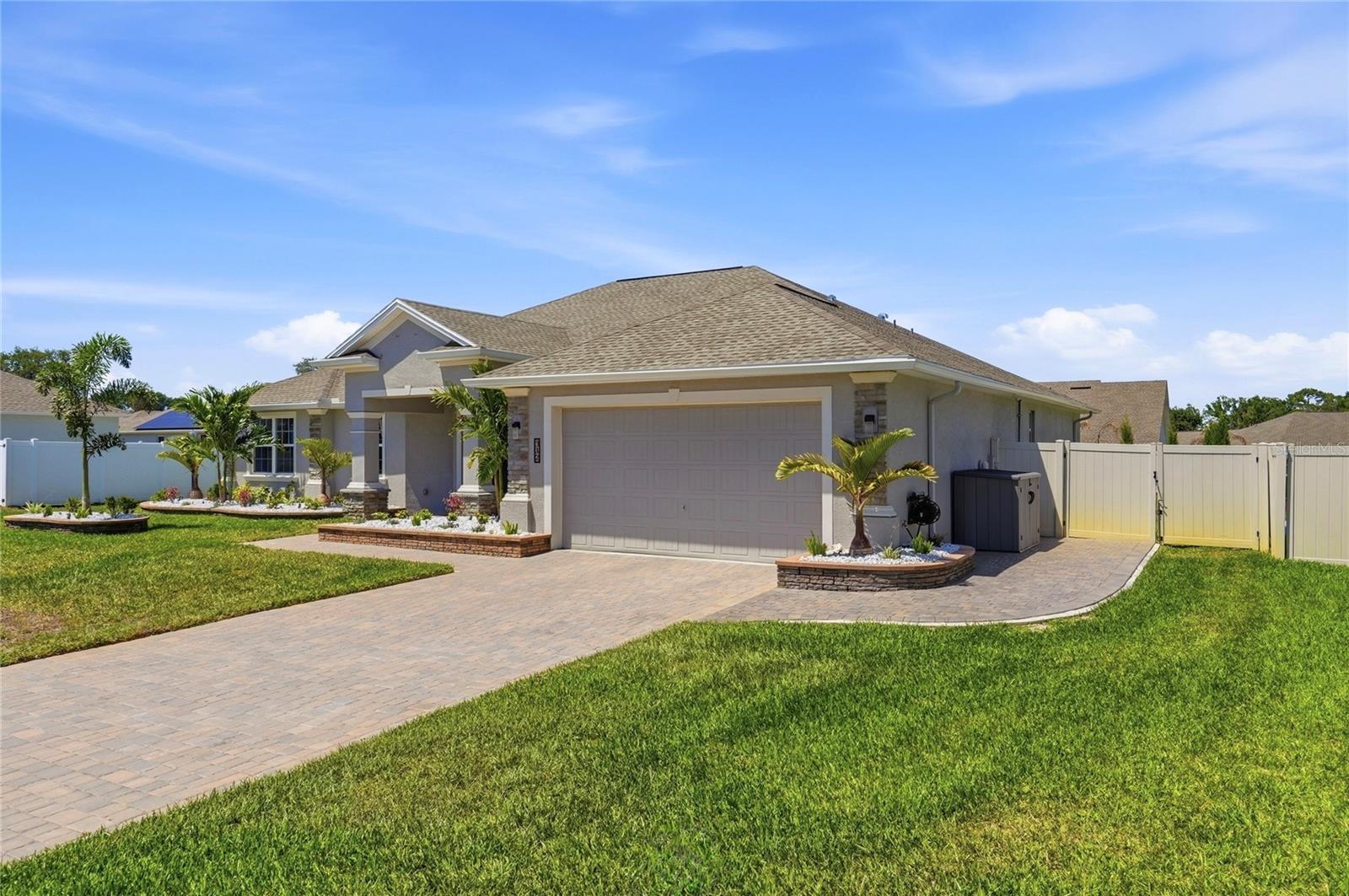 LAKE ARIANA ESTATES - Residential