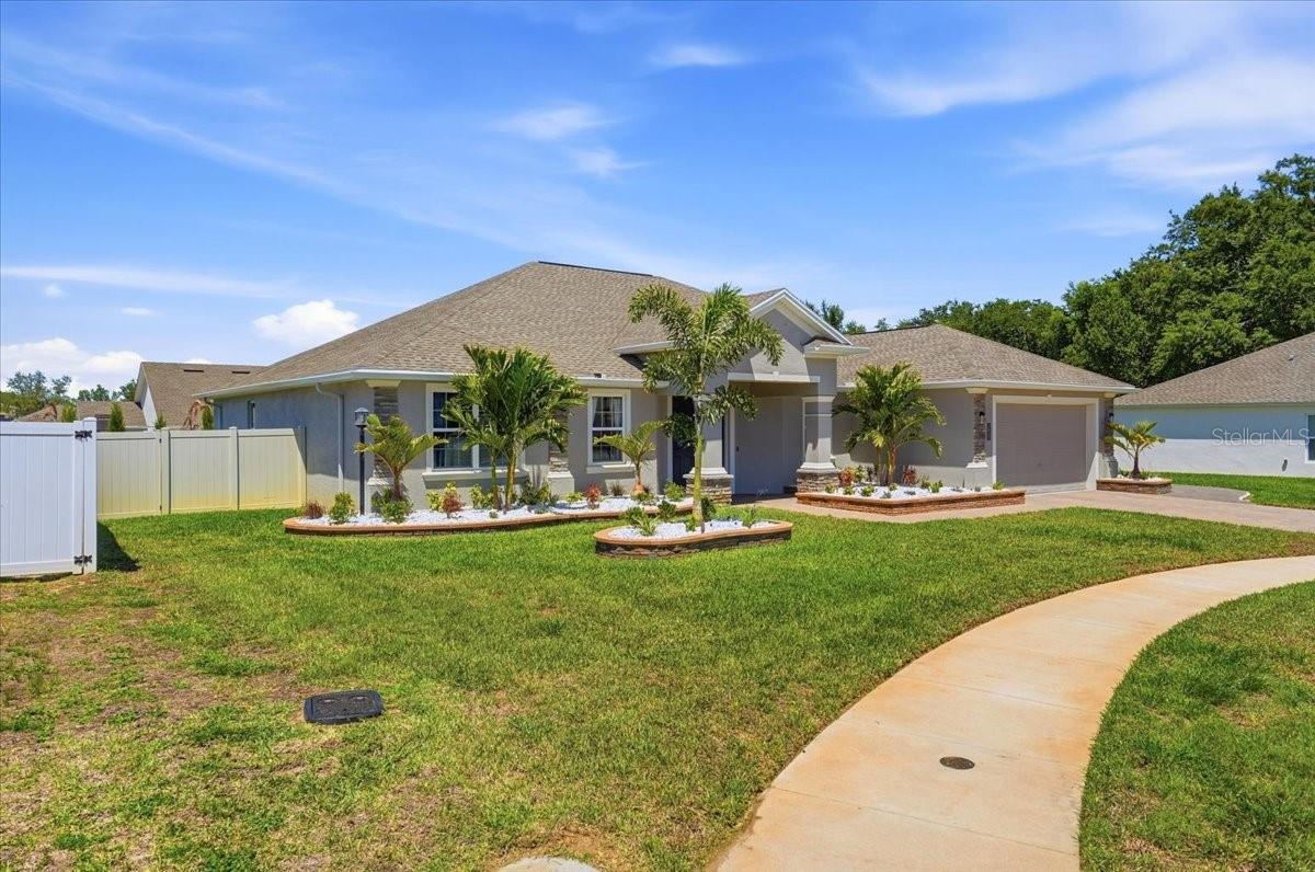 LAKE ARIANA ESTATES - Residential