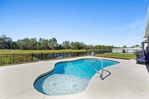 A home in WINTER HAVEN