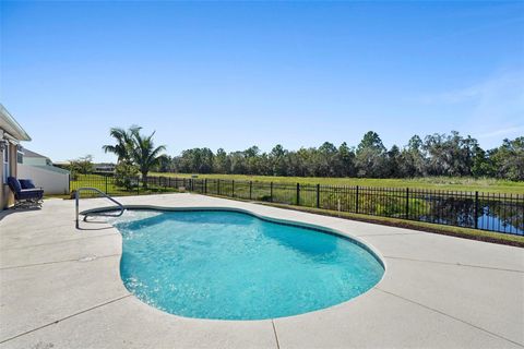 A home in WINTER HAVEN