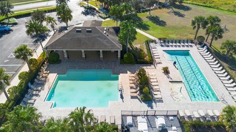 A home in WINTER HAVEN