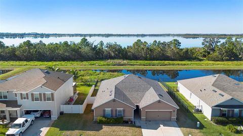 A home in WINTER HAVEN