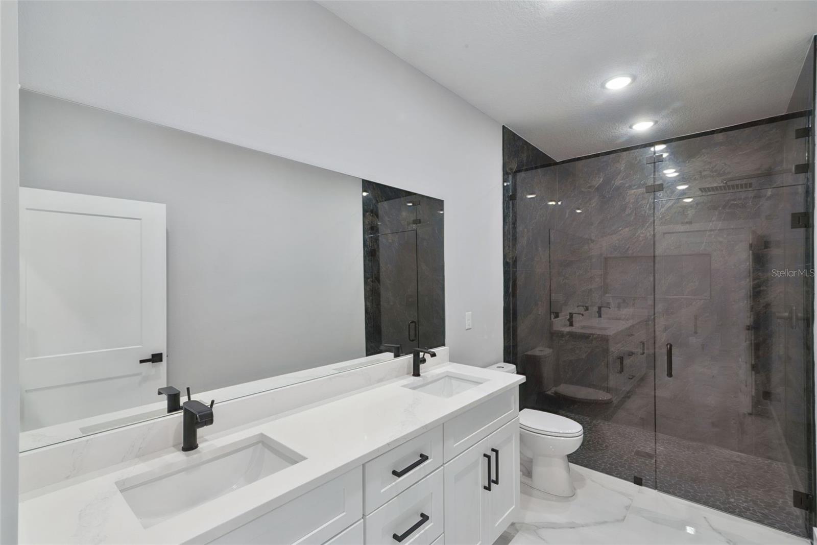 ROYAL TRAILS UNIT 01 - Residential