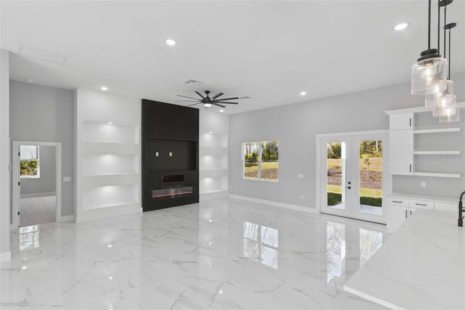 ROYAL TRAILS UNIT 01 - Residential