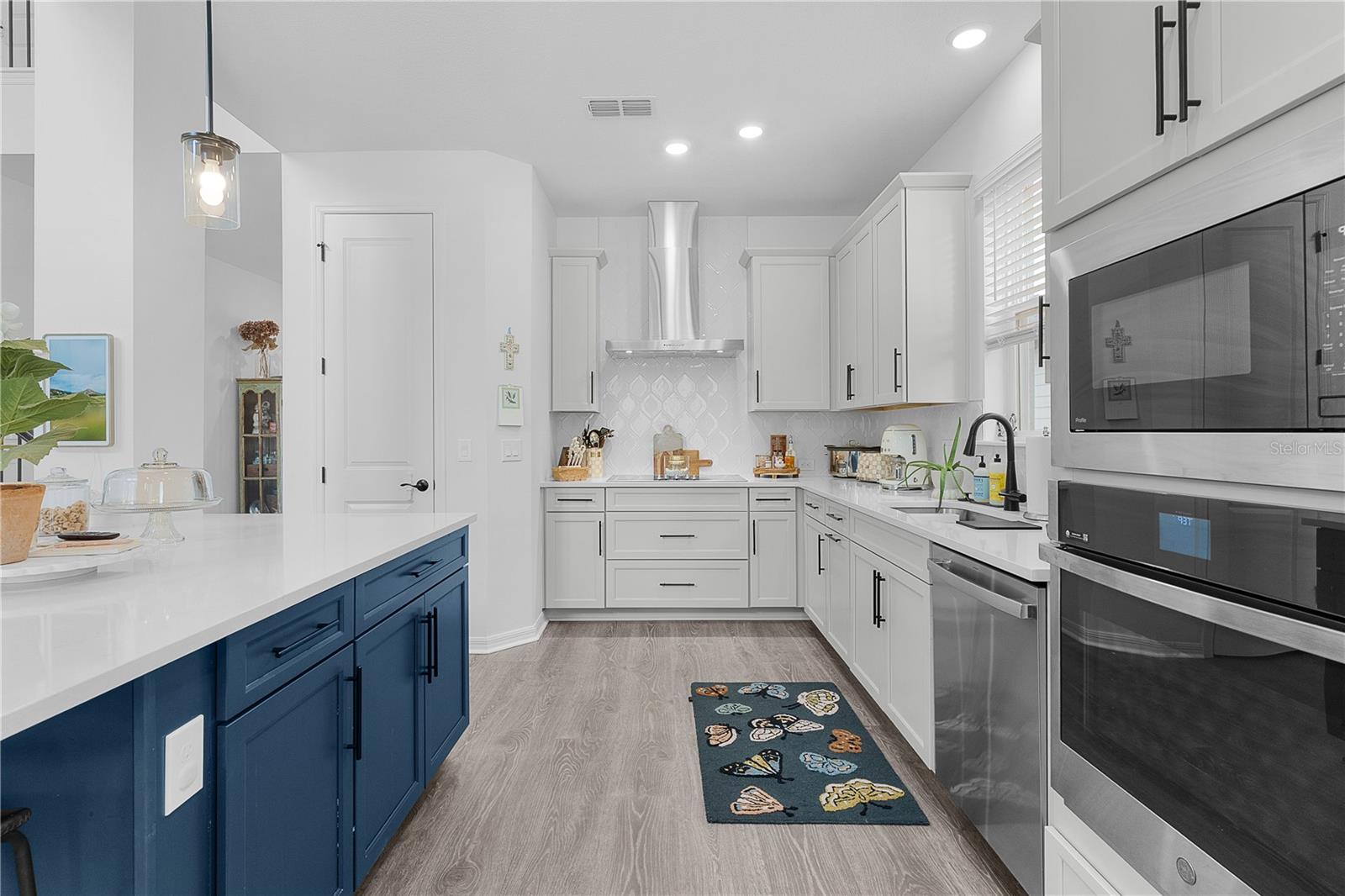 JOHNS LK NORTH - Residential