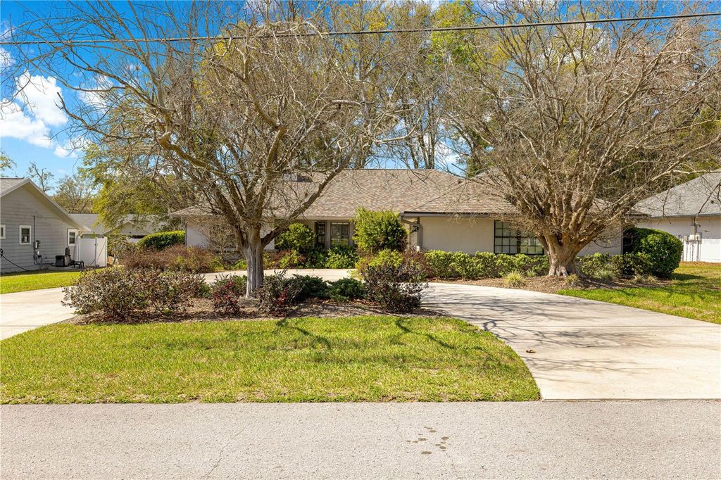 Photo of 2220 SE 51st Avenue, Ocala, FL 34480 (MLS # OM720518)
