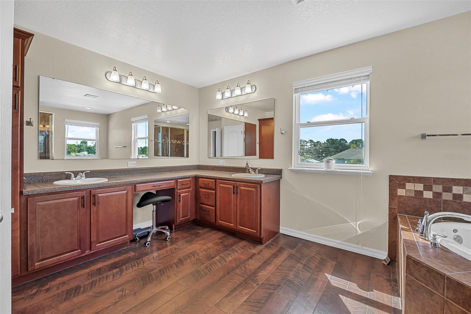 NORTH RIDGE - Residential