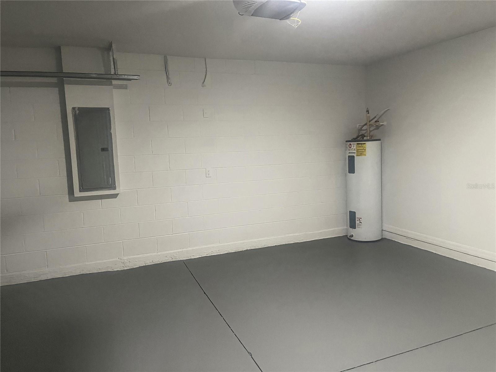 LEESBURG OVERLOOK AT LAKE GRIFFIN - Residential