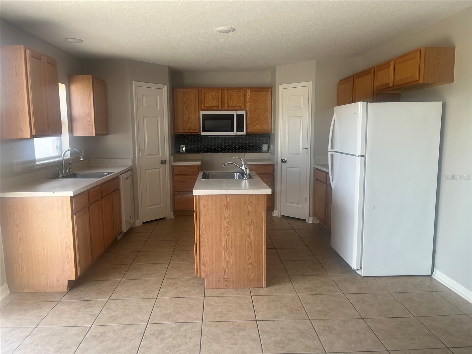 LEESBURG OVERLOOK AT LAKE GRIFFIN - Residential