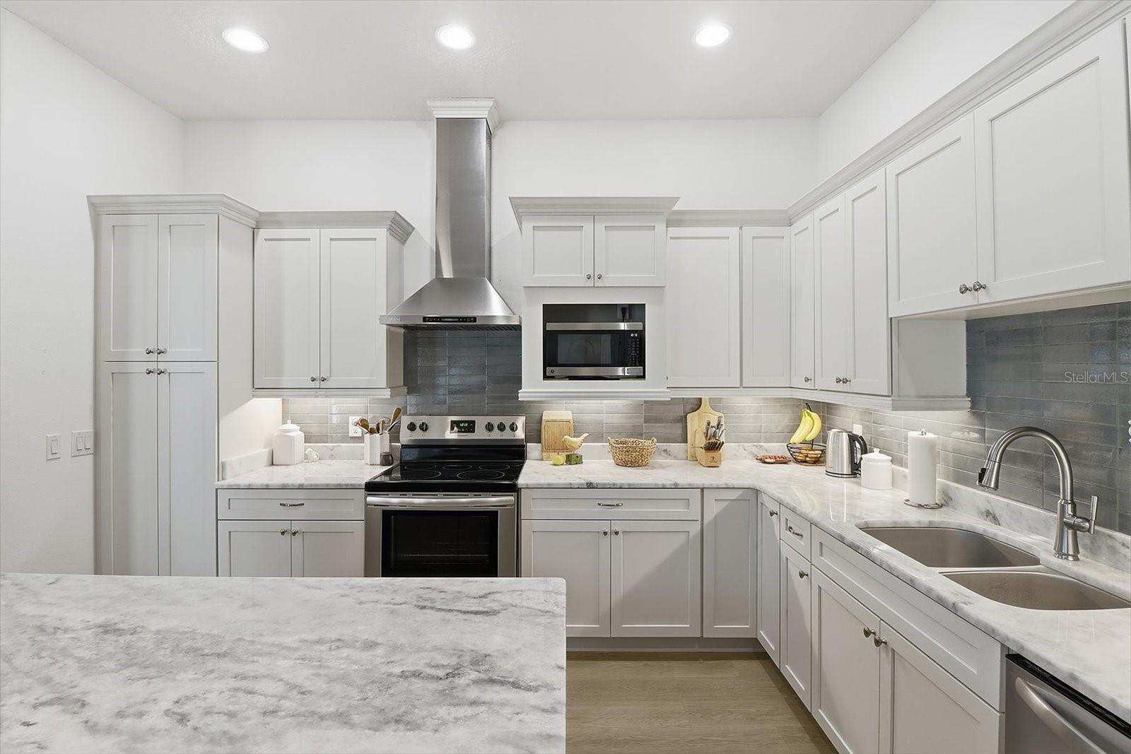 FAIRVIEW ESTATES - Residential