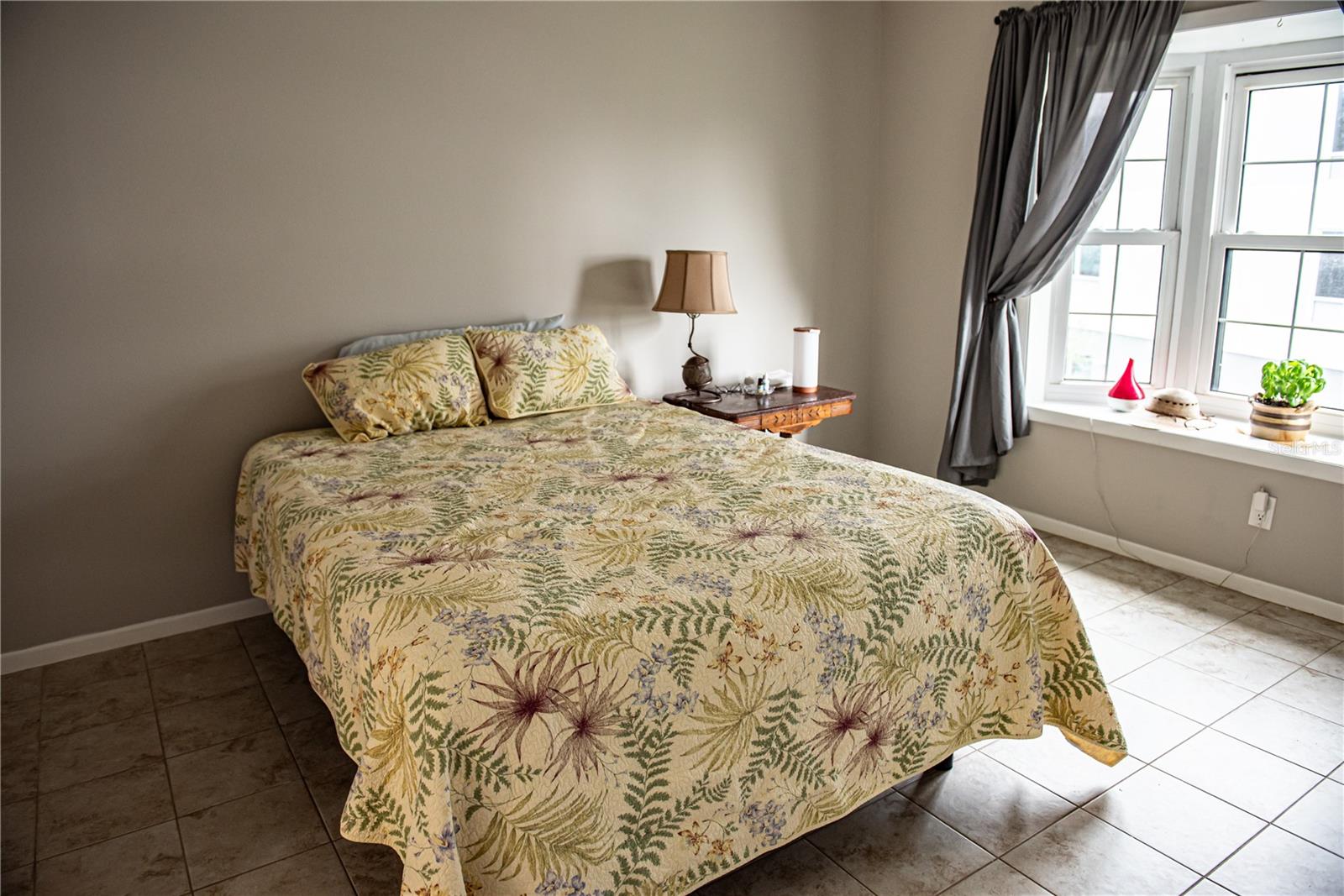 MACEDONIAN CONDO - Residential