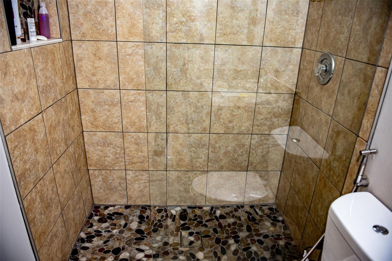 MACEDONIAN CONDO - Residential