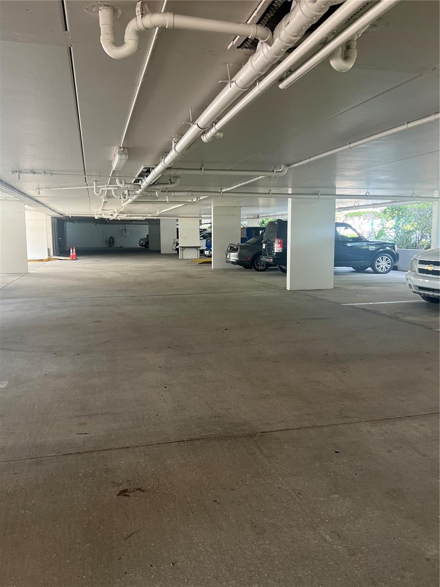 MACEDONIAN CONDO - Residential