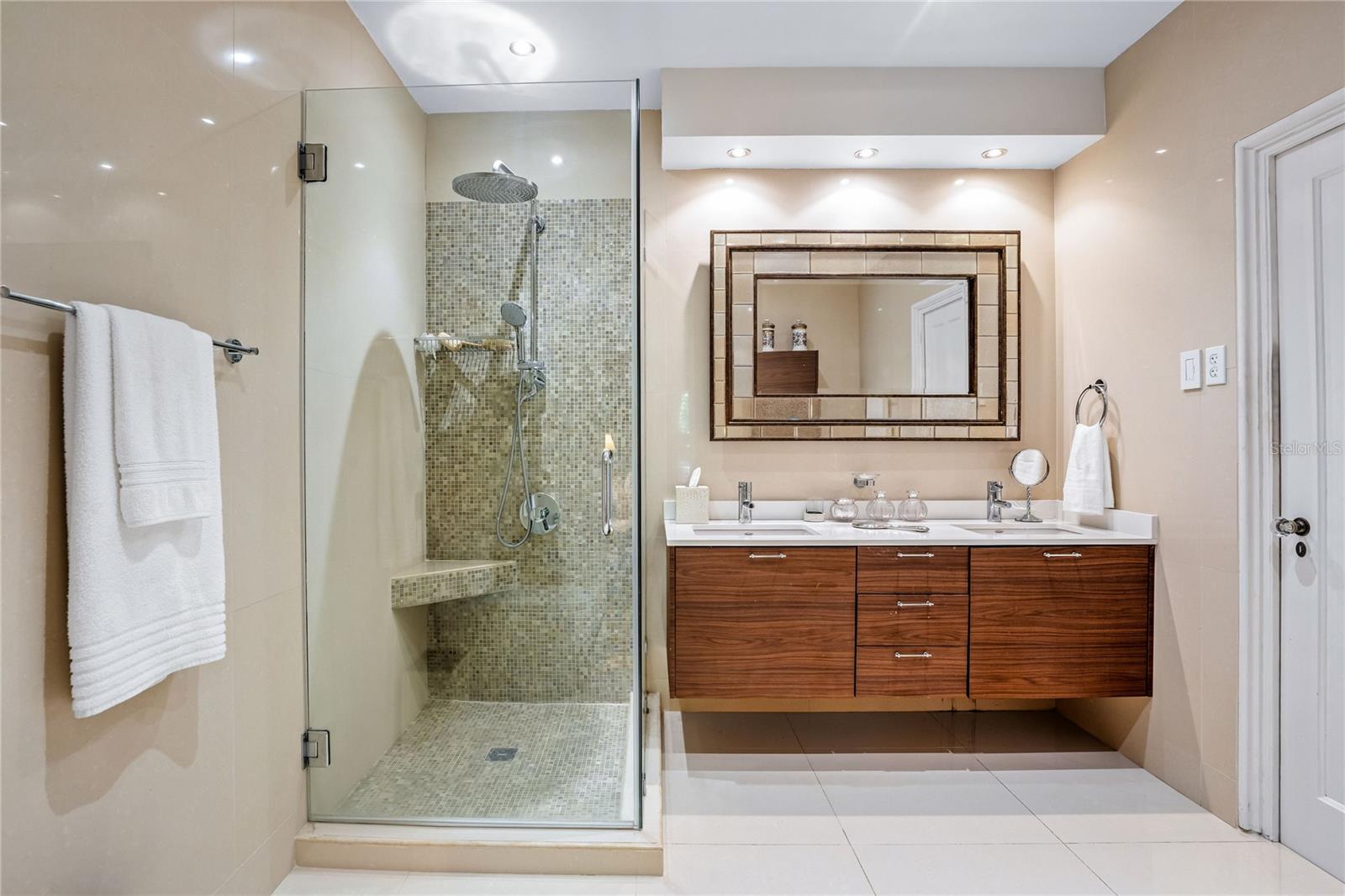 CONDADO - Residential